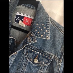 Vintage 80s rhinestone accented jean jacket size M